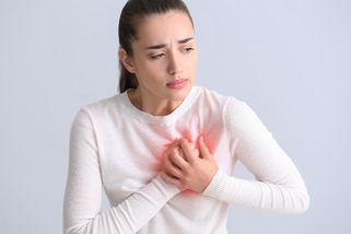 Šest příznaků problémů se srdcem, které by měli znát i mladí lidé. Nejen otoky či záchvaty paniky - Proženy.cz